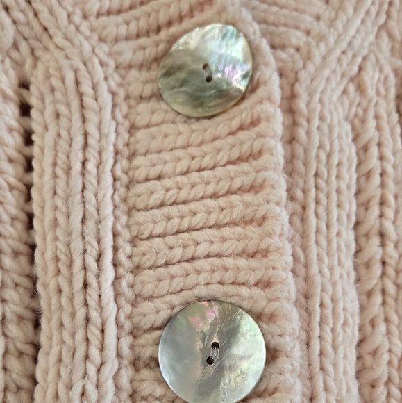 Pink cable knit Cardigan 🎀 - Picture 3 of 9